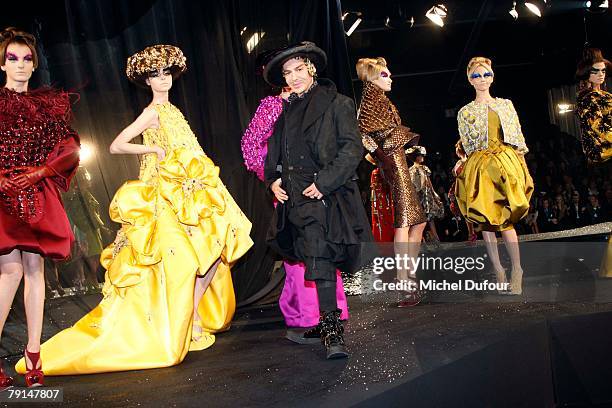  John Galliano 